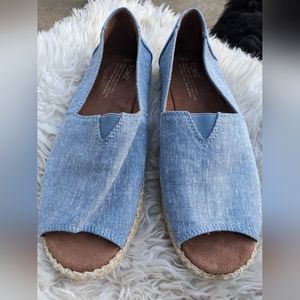 NWOT Toms Denim Open Toe Shoes Size 9